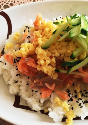 魚が苦手な子供も大好き！鮭ちらし♪-レシピのメイン写真