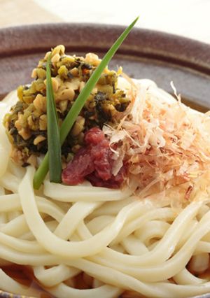 ひんやり高菜うどん③高菜納豆＆梅肉-レシピのメイン写真