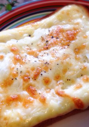 簡単惣菜パン！玉ねぎマヨチーズトースト-レシピのメイン写真
