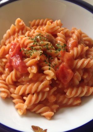 【一人暮らしメモ】トマトクリームパスタ-レシピのメイン写真