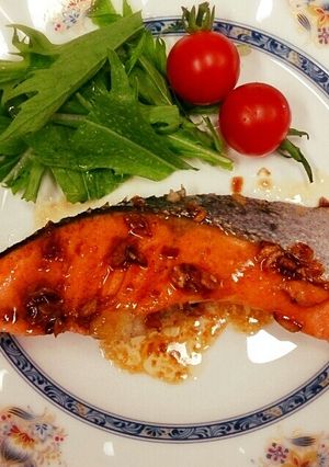 ニンニクの香りがたまらない鮭のムニエル-レシピのメイン写真