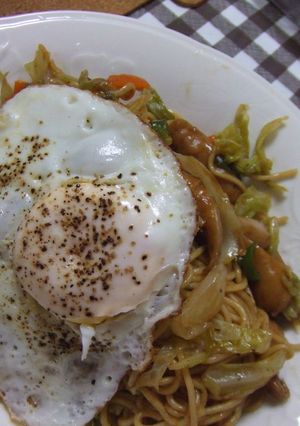 キャベツたっぷり★卵乗せソース焼きそば-レシピのメイン写真