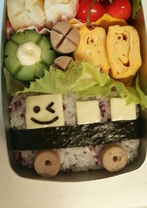 バスのおにぎり弁当☆キャラ弁-レシピのメイン写真