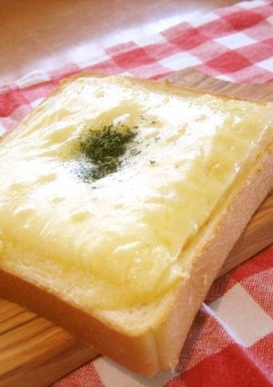 一口目からおいしい!タラモチーズトースト-レシピのメイン写真