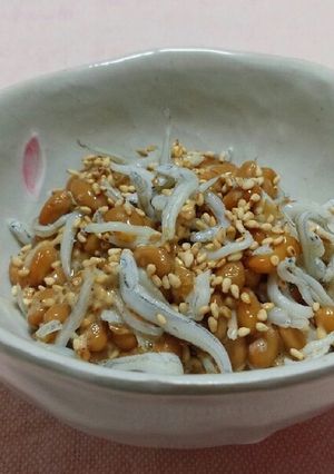 〖納豆に☆しらすと胡麻♪〗-レシピのメイン写真