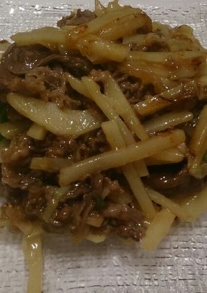 酸味♪細切りジャガイモと牛肉のピリ辛炒め-レシピのメイン写真