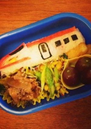 キャラ弁♪新幹線スーパーこまち♪-レシピのメイン写真