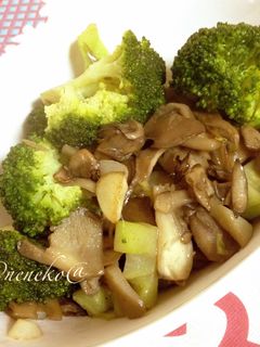 簡単@ブロッコリーと舞茸のアンチョビ炒め-レシピのメイン写真