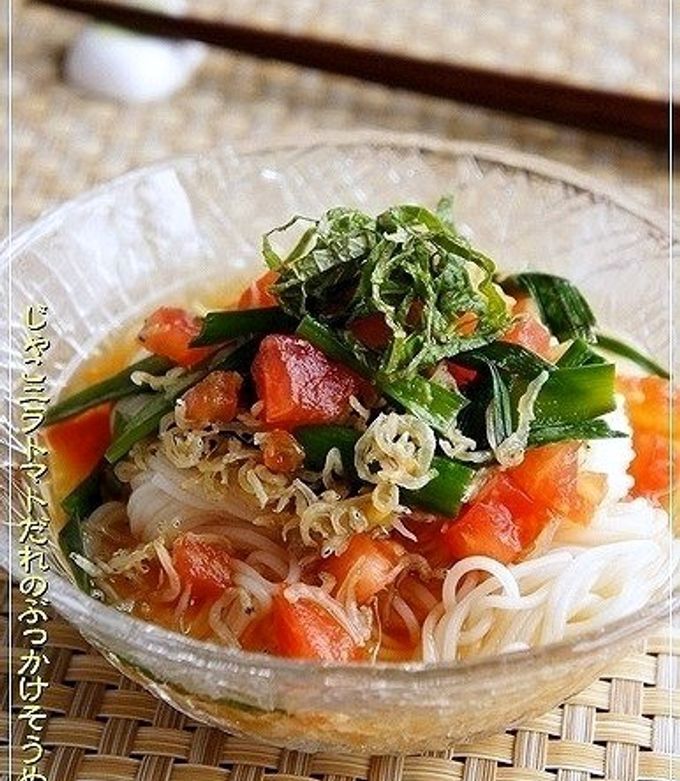 じゃこニラトマトだれのぶっかけそうめん by らるむ。 【クックパッド