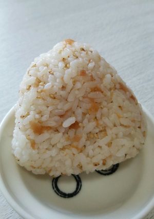 ちょっと変わった梅おにぎり-レシピのメイン写真