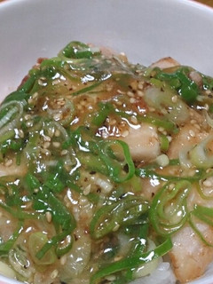 ねぎ塩豚カルビ丼-レシピのメイン写真