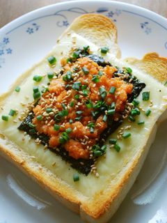 鮭フレークで♪とろけるチーズトースト-レシピのメイン写真