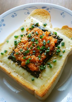 鮭フレークで♪とろけるチーズトースト-レシピのメイン写真