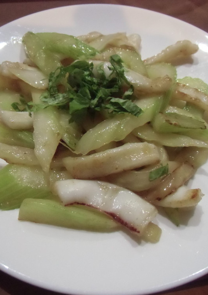中華風、いかとセロリの炒め物-レシピのメイン写真