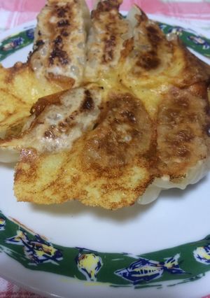 チーズたっぷり餃子パン-レシピのメイン写真