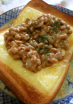 とろけるチーズで納豆酢トースト-レシピのメイン写真