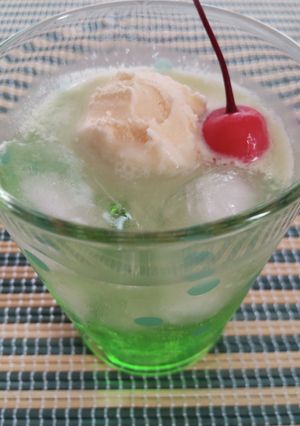 レトロな喫茶店の美味しさ♪クリームソーダ-レシピのメイン写真