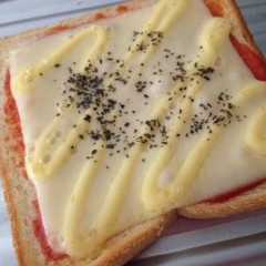 รูปของ ☆簡単すぎるとろけるチーズトースト☆