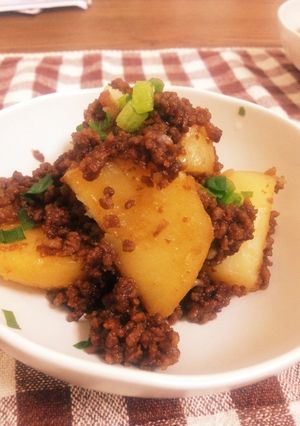 シンプル！肉とじゃがの煮物-レシピのメイン写真