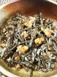 くるみと小魚の甘辛炒め(田作り風)-レシピのメイン写真
