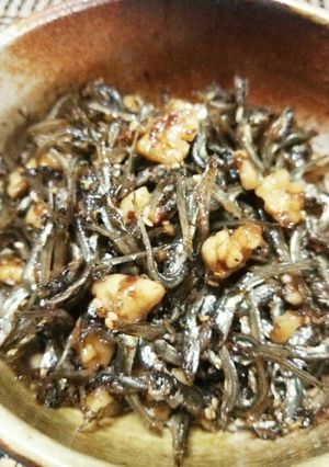 くるみと小魚の甘辛炒め(田作り風)-レシピのメイン写真