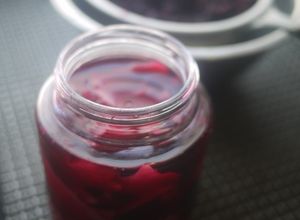 梅干を漬けないでも赤梅酢の作り方-レシピのメイン写真