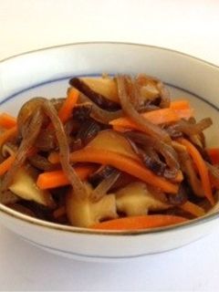 突きこんにゃくと椎茸の煮物-レシピのメイン写真