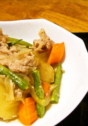 ビールと一緒に肉じゃが-レシピのメイン写真