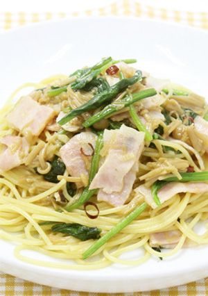 なめ茸とほうれん草とベーコンのパスタ-レシピのメイン写真