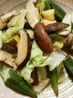 塩レモンで♪オクラと椎茸のバター醤油炒め-レシピのメイン写真