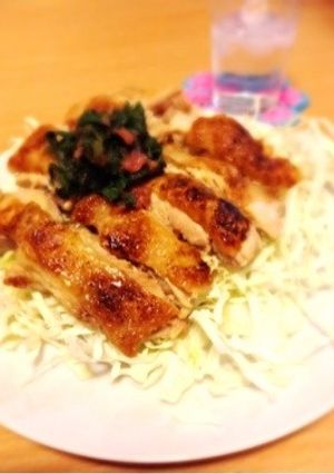 簡単♪鶏もも肉ニンニク焼き＊梅と大葉で＊-レシピのメイン写真