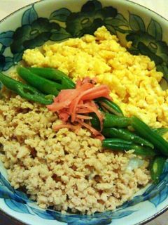 三色丼(鶏そぼろ)-レシピのメイン写真