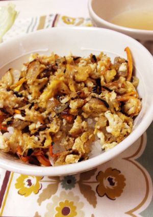 簡単一人飯！卵の味噌そぼろ丼-レシピのメイン写真