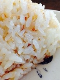 簡単すぎ!?おかかおにぎり-レシピのメイン写真