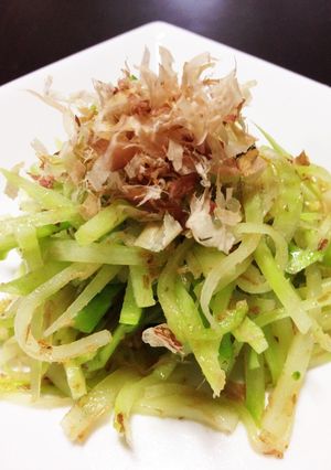 捨てないで☆ブロッコリーの芯でおかか和え-レシピのメイン写真
