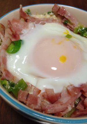 暑い日に！レンジでできちゃう♡ベーコン丼-レシピのメイン写真