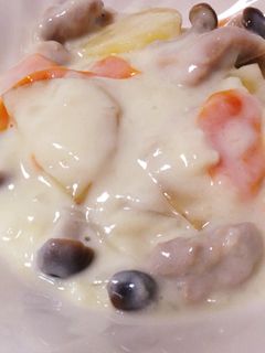 炒めないで出来る!牛乳でつくるシチュー-レシピのメイン写真