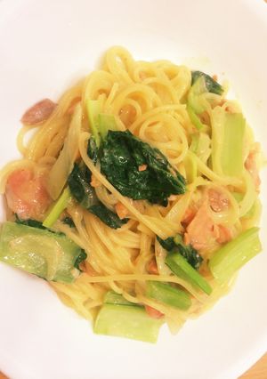 鮭と小松菜のクリーム風パスタ-レシピのメイン写真