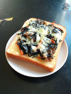 朝ごはんに!ひじきのトースト-レシピのメイン写真