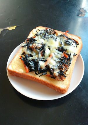 朝ごはんに！ひじきのトースト-レシピのメイン写真