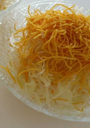 皿うどんのパリパリ麺が残ったら…サラダに-レシピのメイン写真
