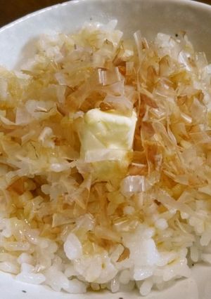 ご飯+バター+鰹節+醤油-レシピのメイン写真