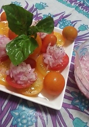 トマトにかけて食べる紫玉ねぎ-レシピのメイン写真