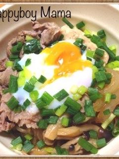 ◎簡単15分◎温玉のせ♪すき焼き風牛丼-レシピのメイン写真