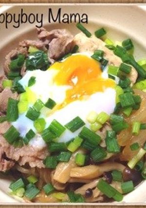 ◎簡単15分◎温玉のせ♪すき焼き風牛丼-レシピのメイン写真
