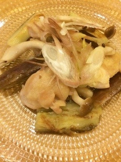 てけと母さんの鶏もも&ナス&しめじ炒め-レシピのメイン写真