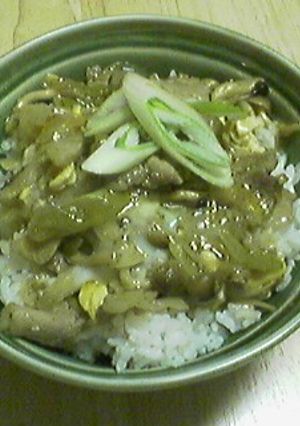 給料前に★ブタとシメジのチャチャット丼-レシピのメイン写真