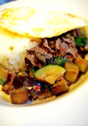 牛肉とナスとズッキーニのガパオご飯-レシピのメイン写真