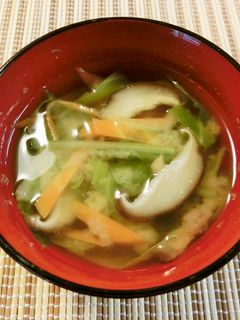 キャベツと人参の味噌汁~♪-レシピのメイン写真