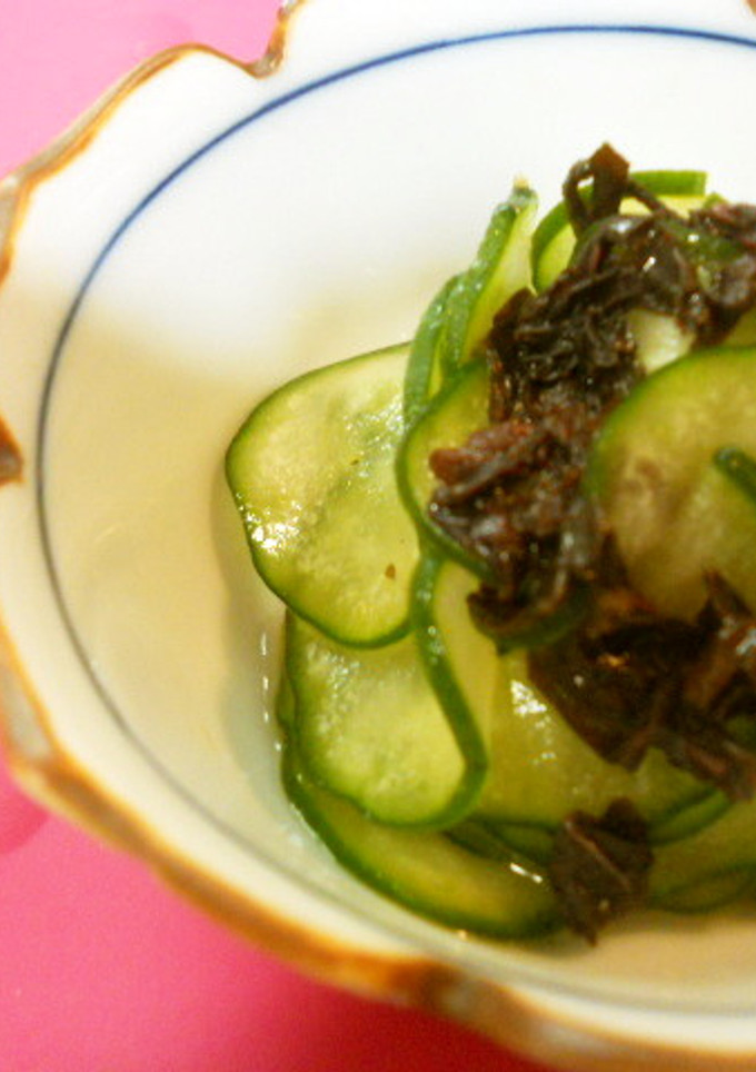 ごま油の香り～きゅうりと梅しその和え物♪-レシピのメイン写真